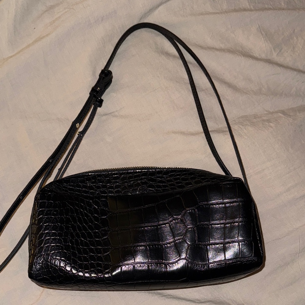Zara Elegant Black Crocodile-Embossed Shoulder Bag